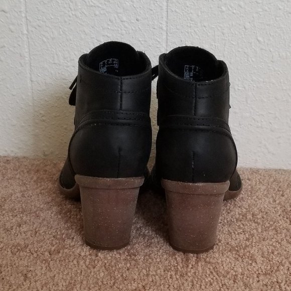 Clarks black leather lace up heeled ankle boots - Picture 3 of 5